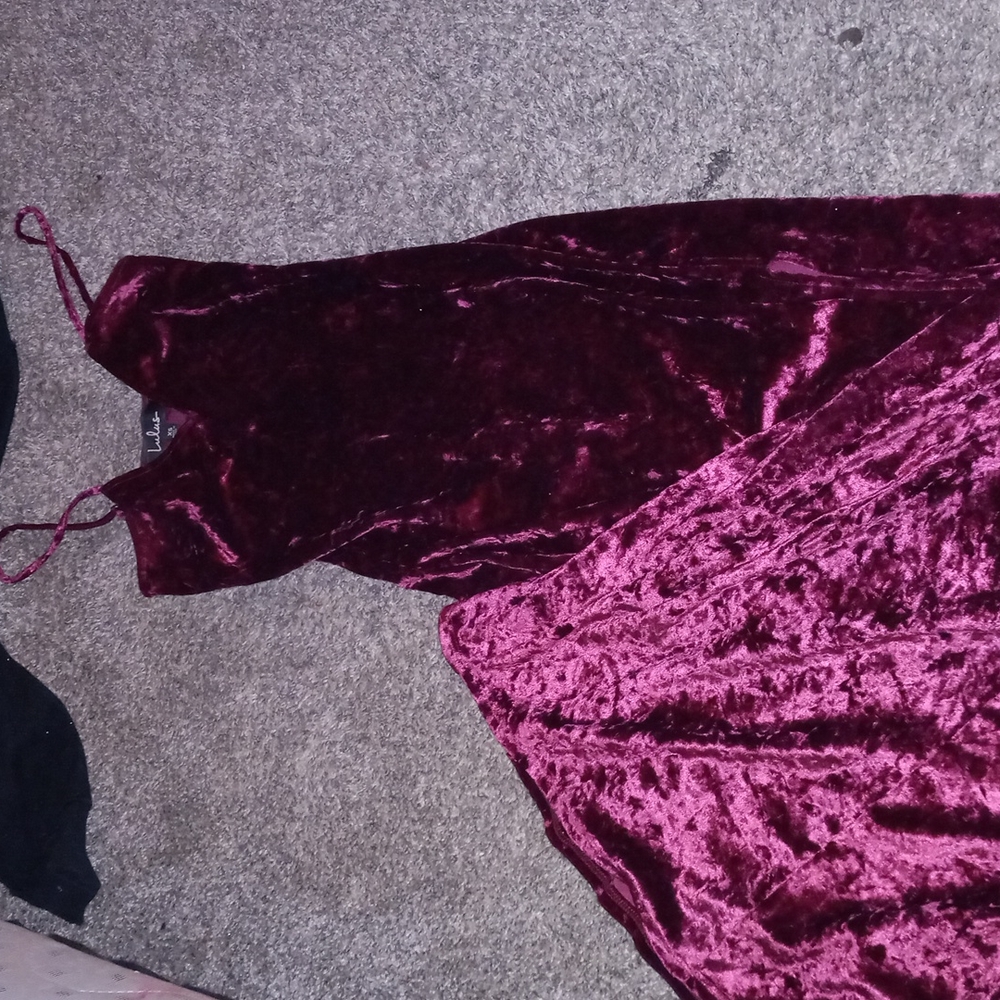 Dress long , with slit to upper thigh
